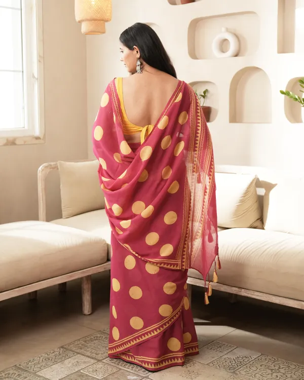 Magenta_Cotton_Charm_Polka_Dot_Mul_Saree_With_Tassels_For_Women